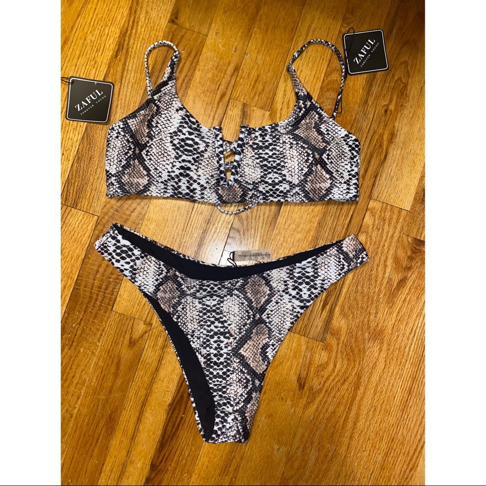 *Set of 2* Zaful cheeky bikinis - Picture 3 of 3